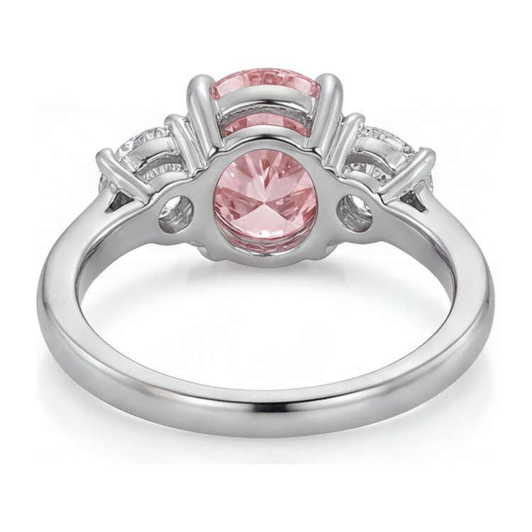 Bague trois pierres en Or Blanc 14 carats avec diamant rose de laboratoire ovale de 3,5 carats