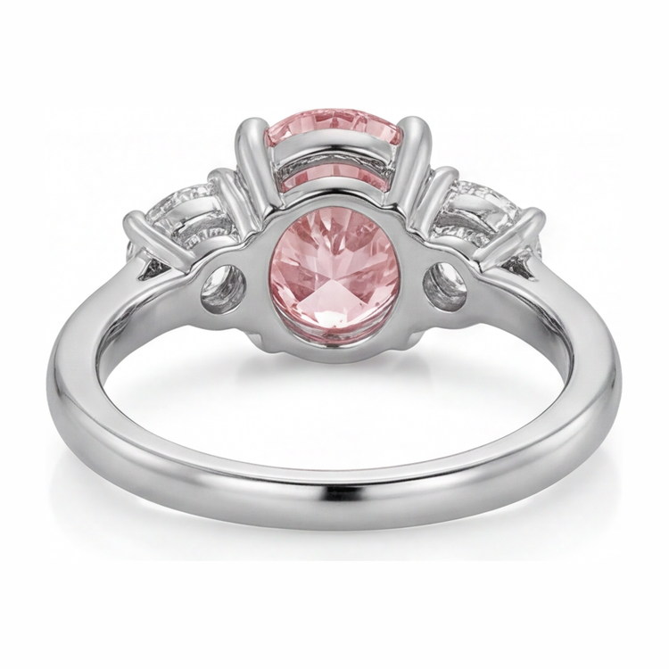 Bague trois pierres en Or Blanc 14 carats avec diamant rose de laboratoire ovale de 3,5 carats