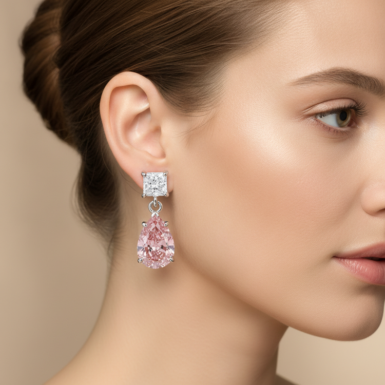 Boucles d'oreilles solitaire poire en diamant rose de laboratoire 3,5 carats en Or Blanc 14 carats