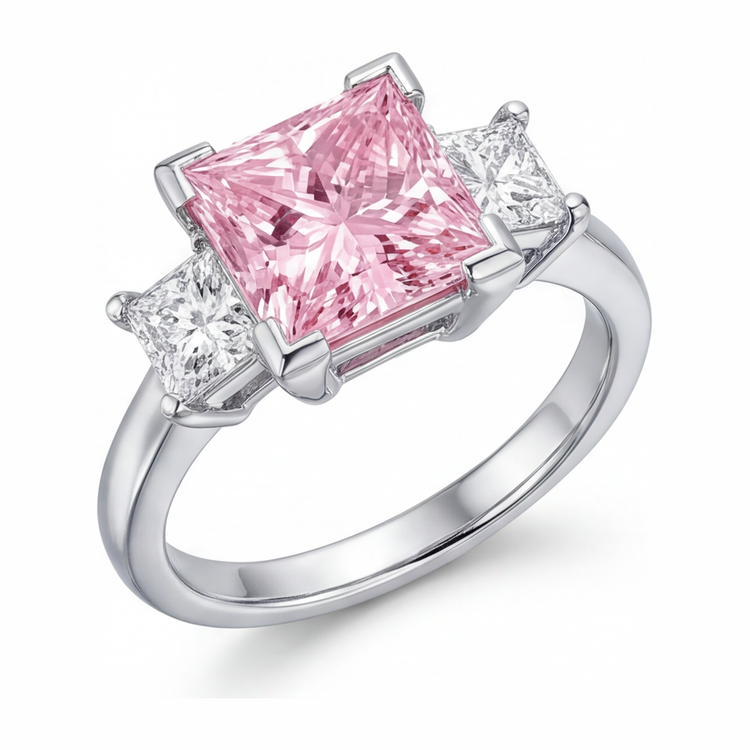 Bague trois pierres diamant rose de laboratoire taille princesse 3,5 carats en Or Blanc 14 carats