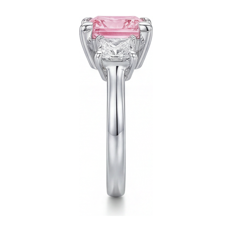Bague trois pierres diamant rose de laboratoire taille princesse 3,5 carats en Or Blanc 14 carats