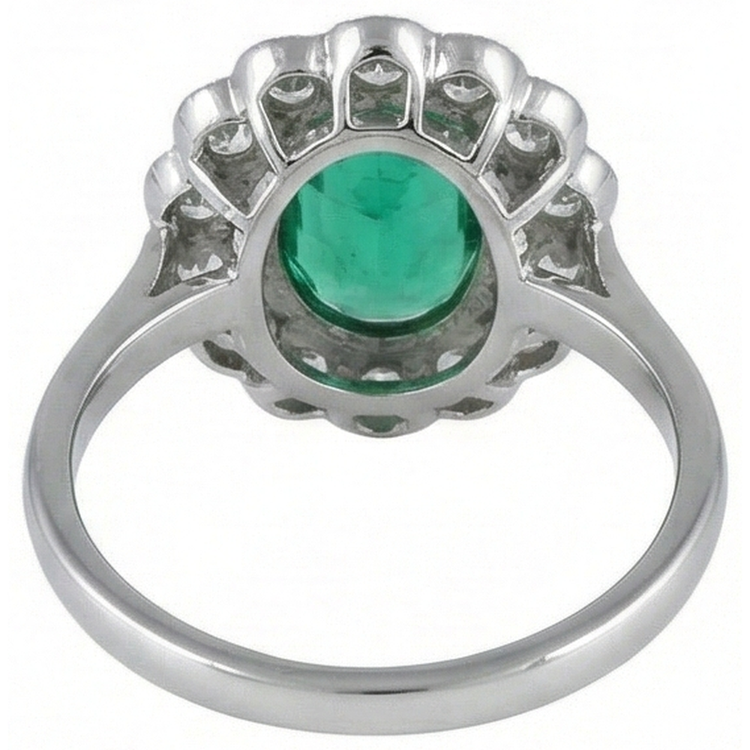 naturel oval émeraude 3.75carats bague sur blanc