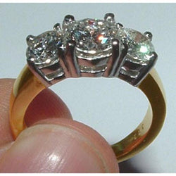 3.35 Carats. Bague Naturel Diamants 3 Pierres Deux Tons Or 14K Nouveau