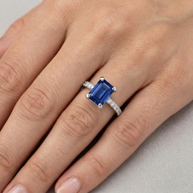 naturel round diamant 3carats bague sur blanc