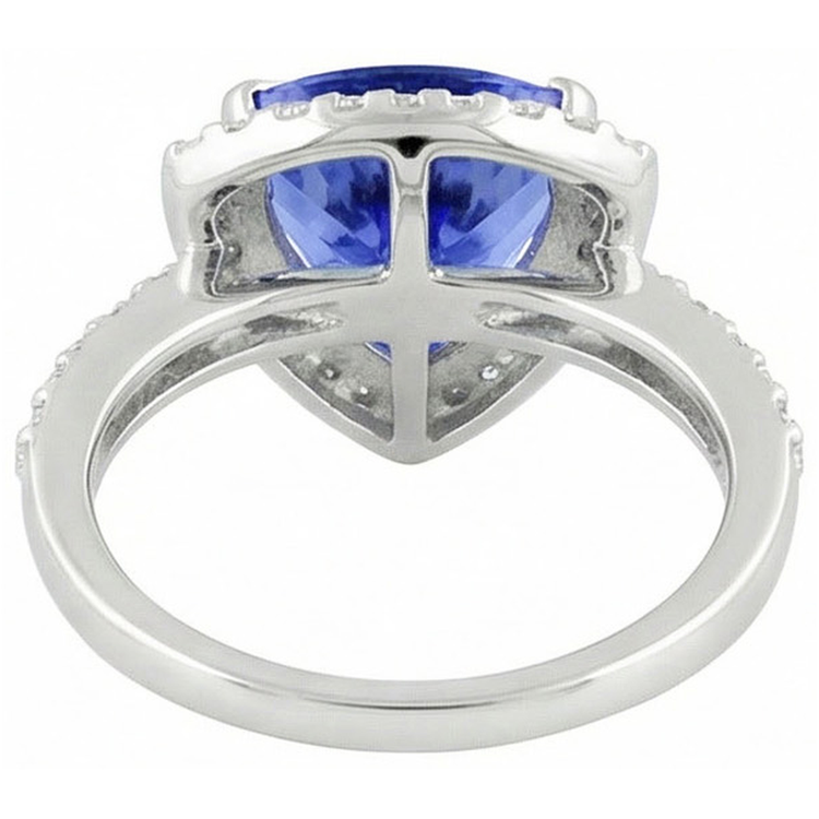 4.45 carats. Trillion de diamants saphir du Sri Lanka avec accents solitaires