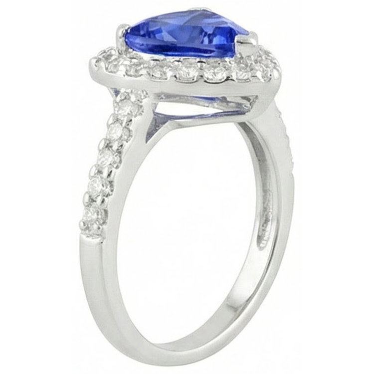 4.45 carats. Trillion de diamants saphir du Sri Lanka avec accents solitaires