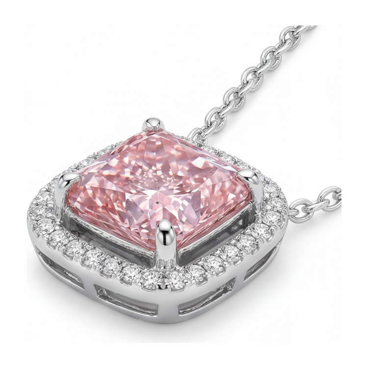 Collier Pendentif Cathédrale en Or Blanc 14 carats avec Diamant Rose de Laboratoire 4,5 Carats Taille Radiant et Halo Pavé
