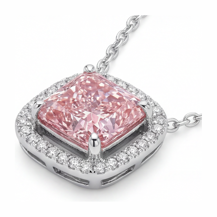 Collier Pendentif Cathédrale en Or Blanc 14 carats avec Diamant Rose de Laboratoire 4,5 Carats Taille Radiant et Halo Pavé