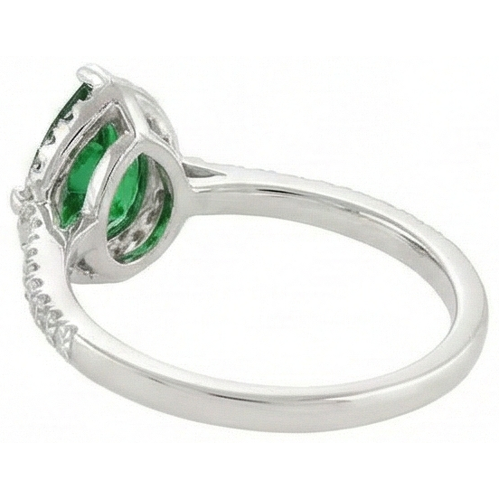 naturel pear diamant 4.50carats bague sur blanc