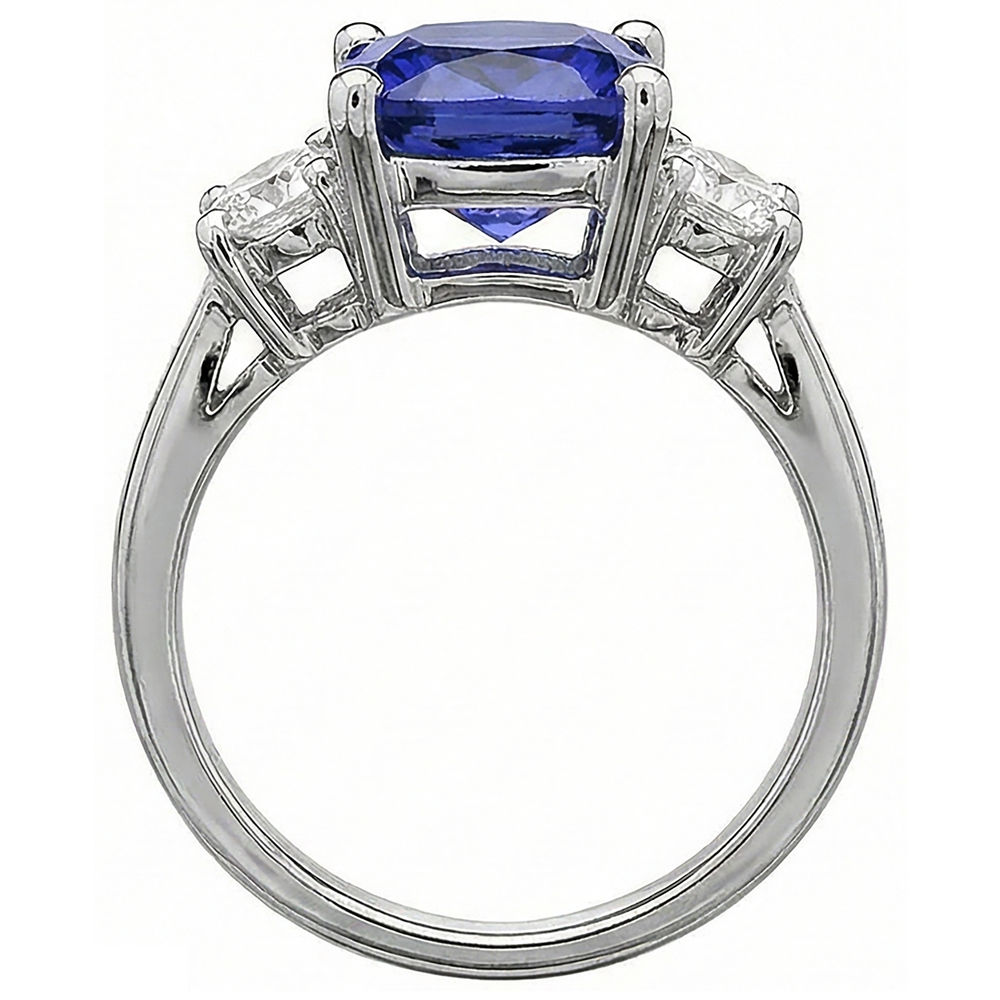 naturel round tanzanite 4.51carats bague sur blanc