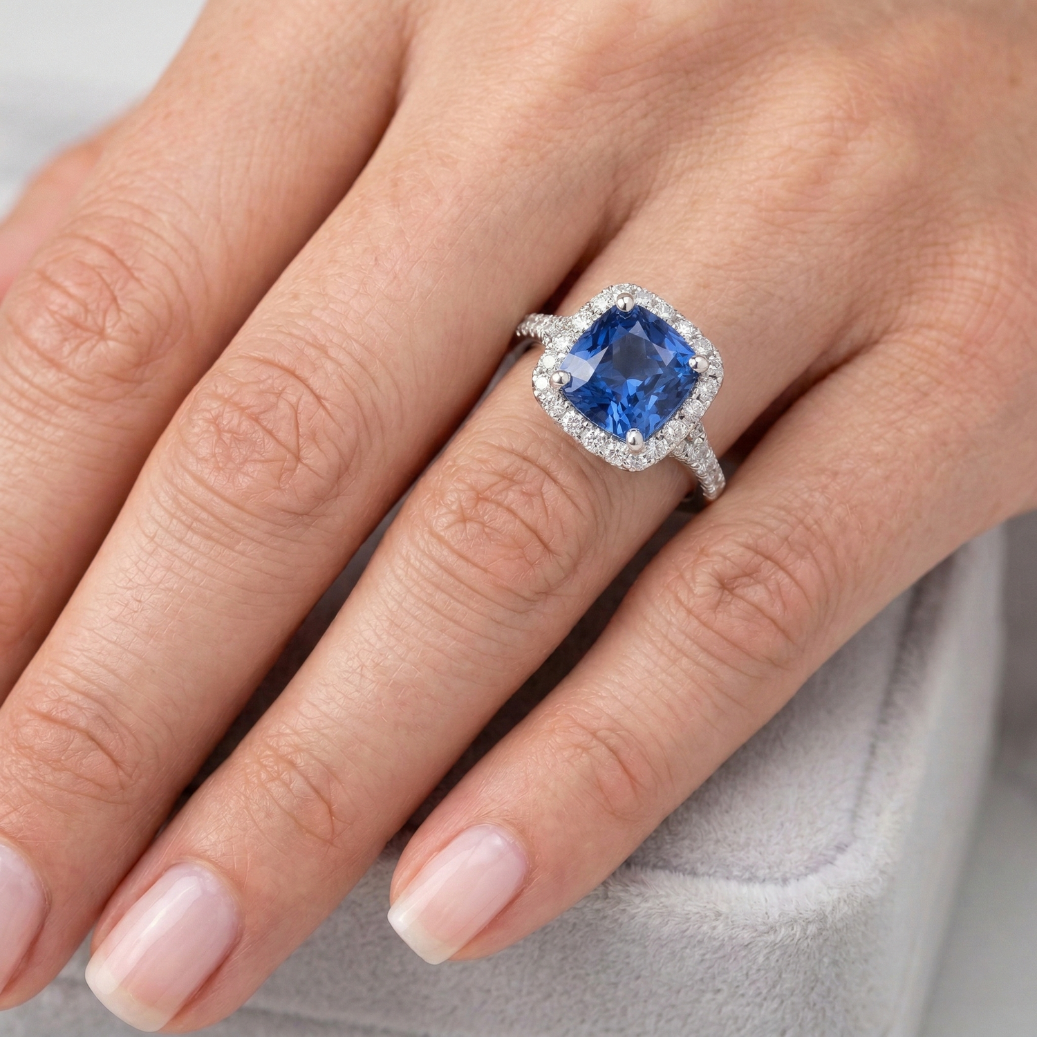 naturel cushion diamant 4.10carats bague avec accents diamants
