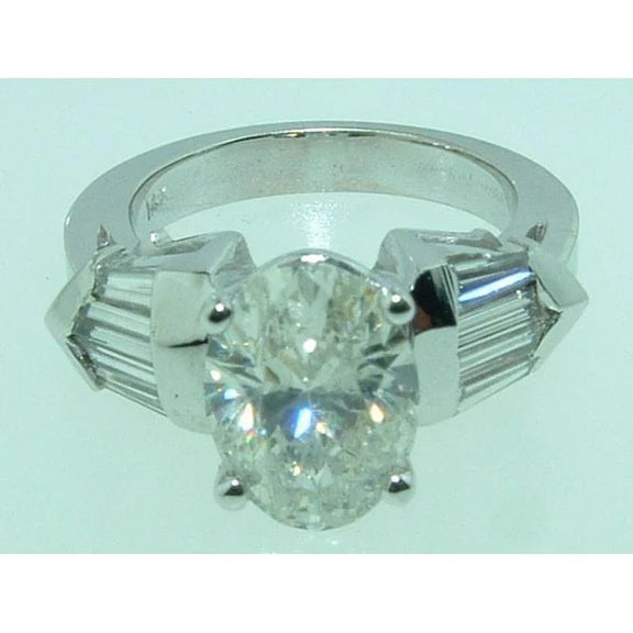 4.01 Ct. Bague De Fiançailles 3 Pierres Réel Diamant Ovale Et Baguette Or Blanc