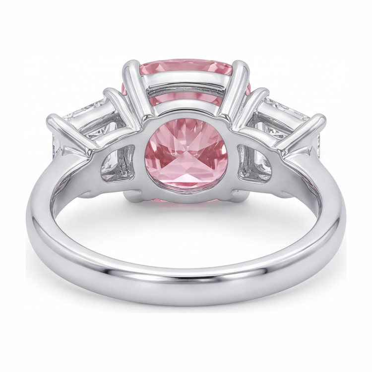 Bague de Fiançailles Rose avec Diamant Coussin de Laboratoire de 5,5 Carats Trois Pierres en Or Blanc 14 Carats
