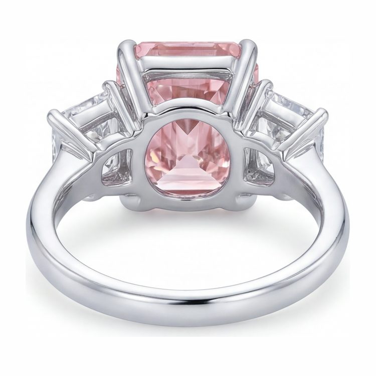 Bague de Fiançailles Pierre Rose avec Diamant Radiant de Laboratoire de 5,5 Carats, Trois Pierres Cathédrale en Or Blanc 14K