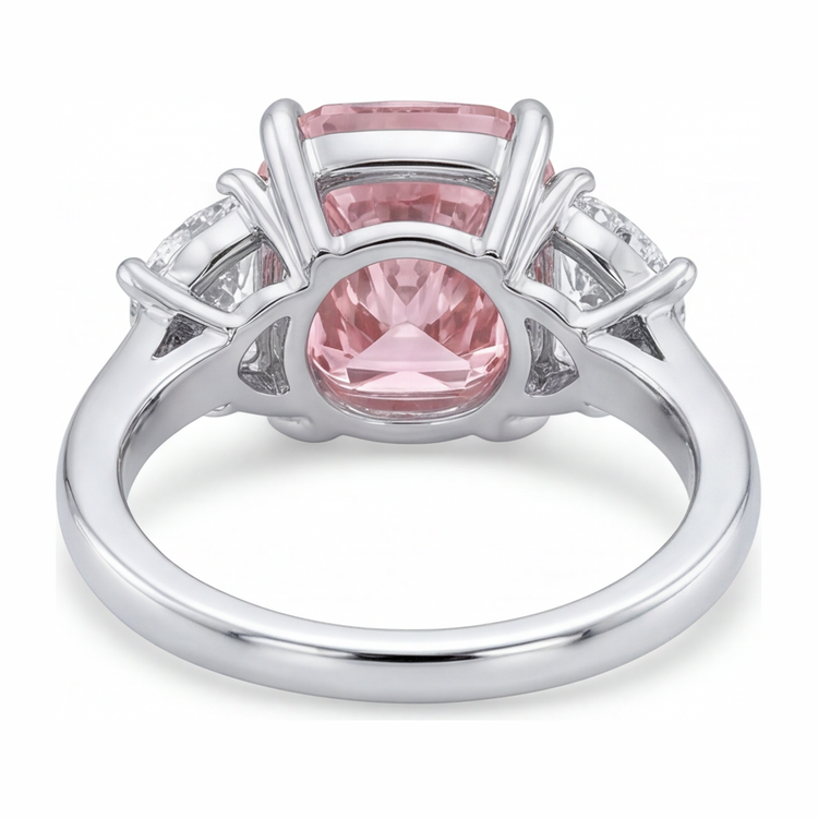 Bague trois pierres en diamant rose de laboratoire 5 carats taille coussin en or blanc 14 carats