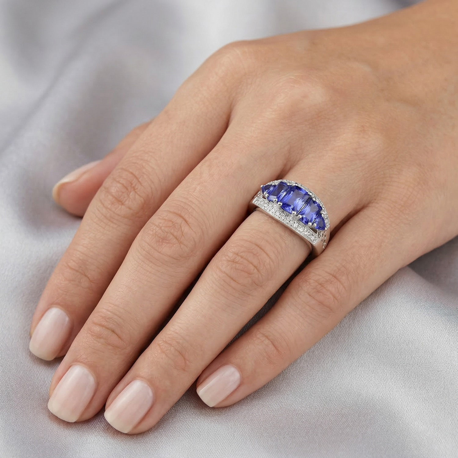 naturel trillion saphir 5.51carats bague vue de profil