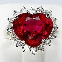 10.75 carats en forme de coeur rouge rubis Aaa avec bague en diamant