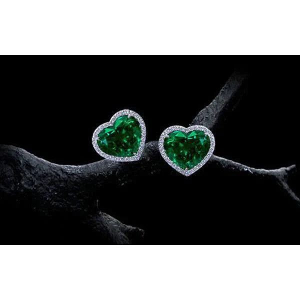 5.68 carats coeur émeraude Vert avec clou d'oreille diamant or blanc 14K