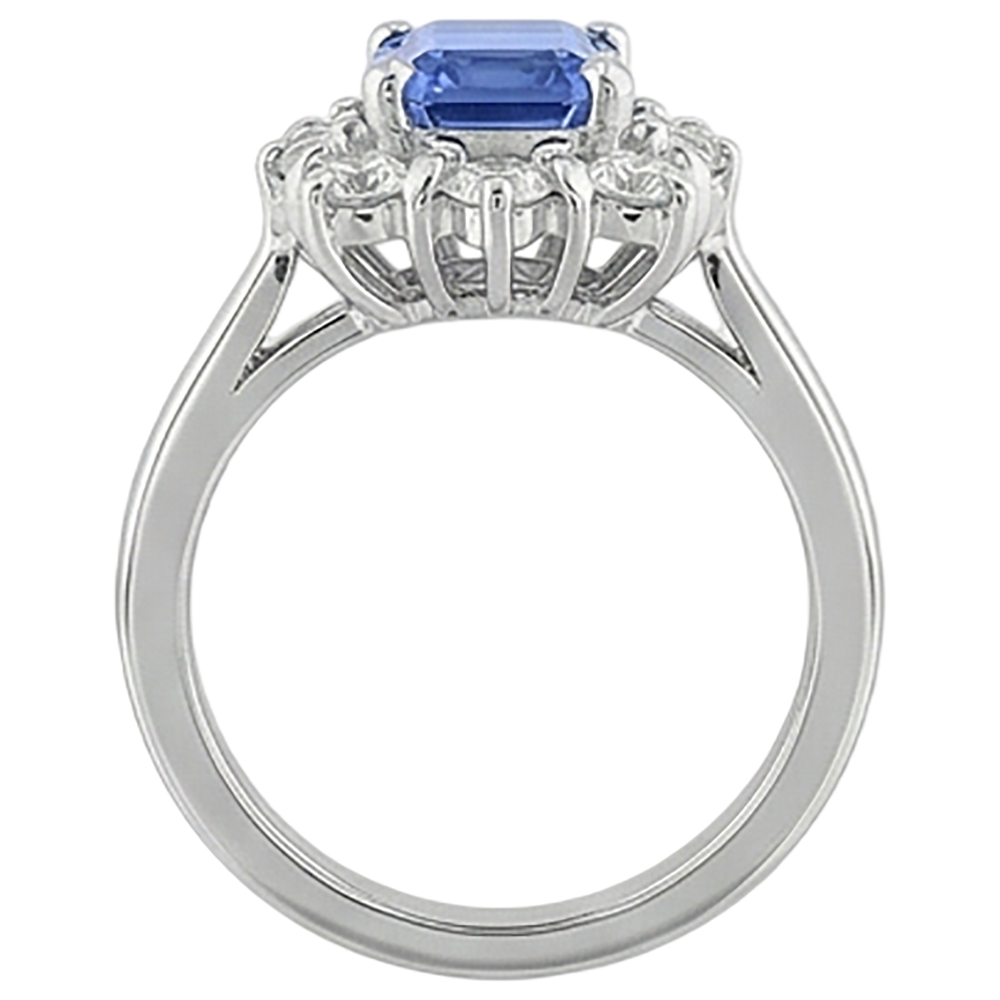 naturel tanzanite 6.20carats bague sur blanc