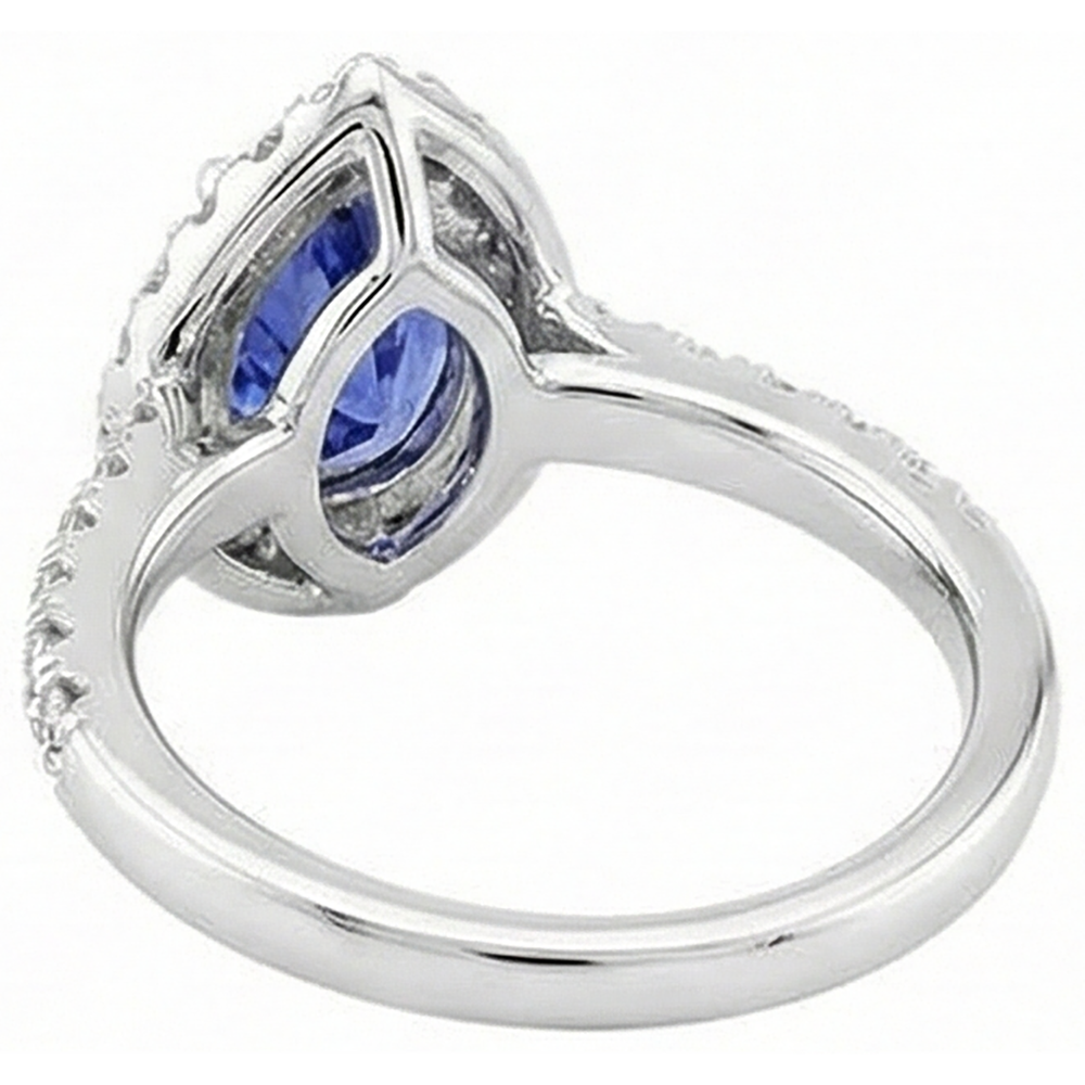 naturel pear tanzanite 6.60carats bague sur blanc