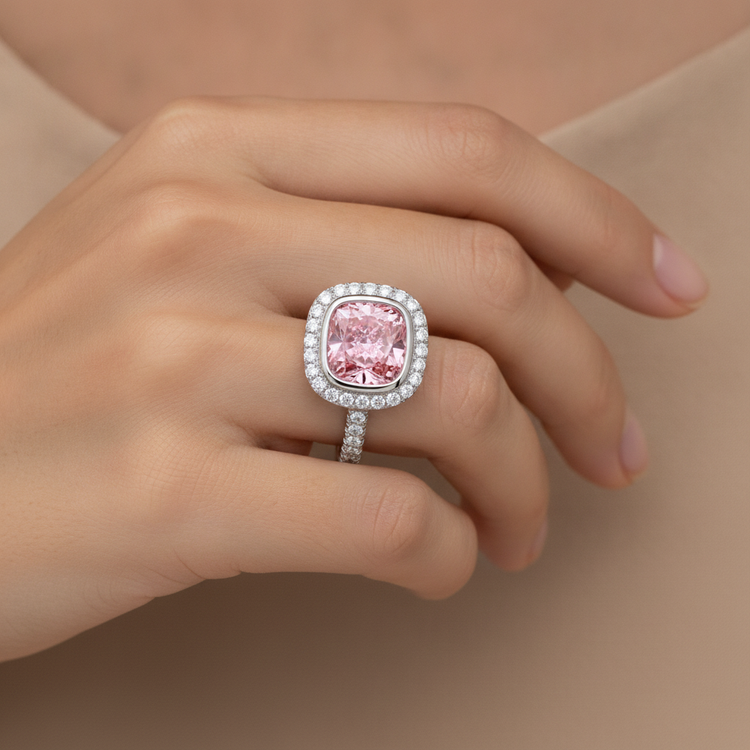Bague en diamant rose de laboratoire 6 carats taille coussin avec Halo pavé en Or Blanc 14 carats