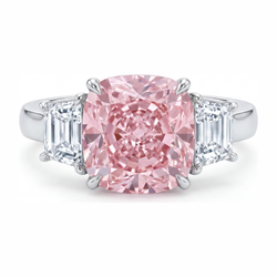 Bague de Fiançailles Trois Pierres en Or Blanc 14 carats avec Diamant Coussin Rose de laboratoire 6 Carats