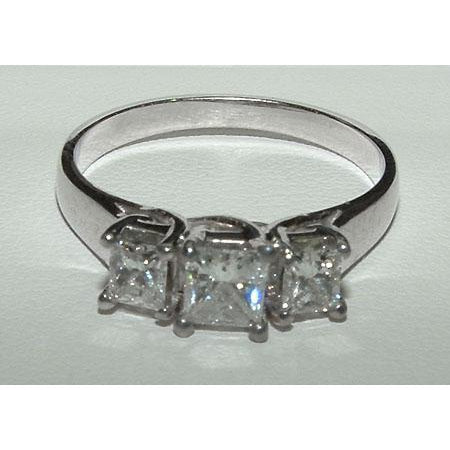 Diamant Fin Trilogie 2,01 carats Or Blanc 14 Carats – vue de face