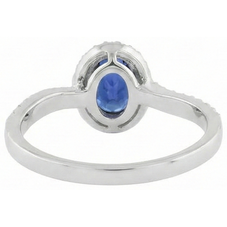 naturel oval tanzanite 7.75carats alliance sur blanc