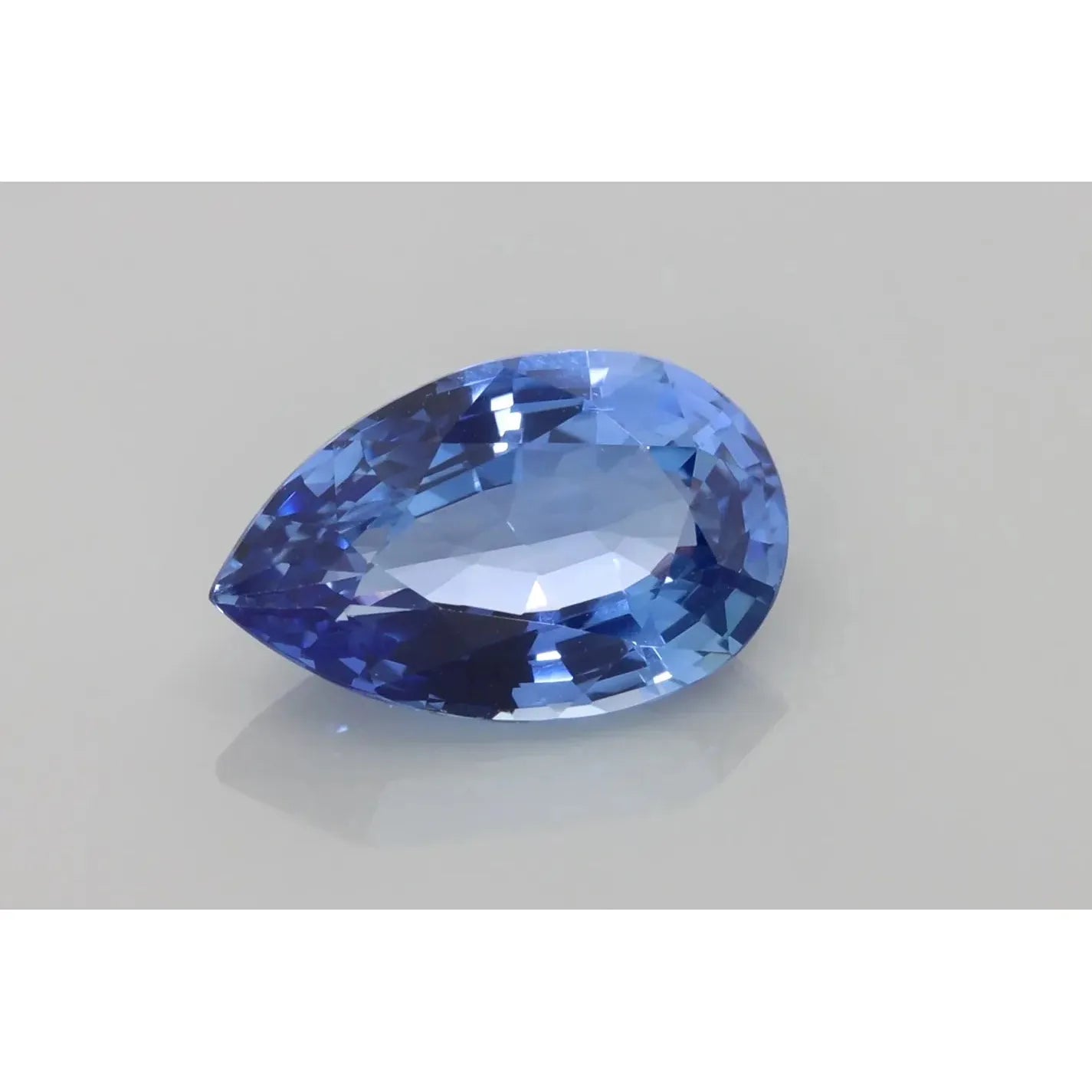 Saphir Fin Gemstone 8,17-carats Gold – vue principale
