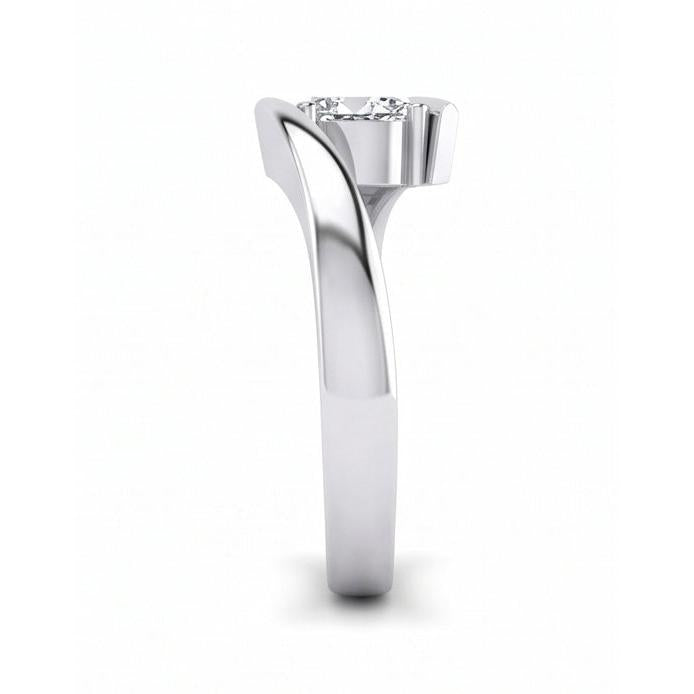 naturel oval diamant 1.25carats alliance sur blanc