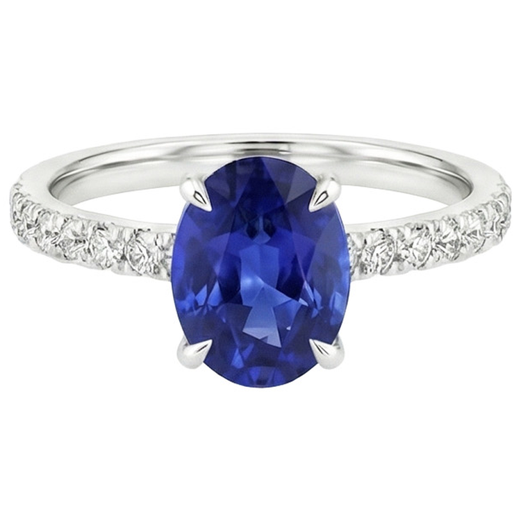Alliance Solitaire Saphir Bleu Avec Accents De Diamants 4.50 Carats
