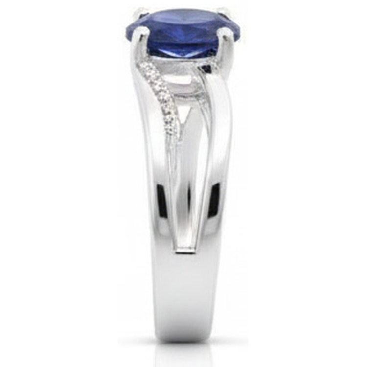 naturel oval diamant 3carats alliance sur blanc