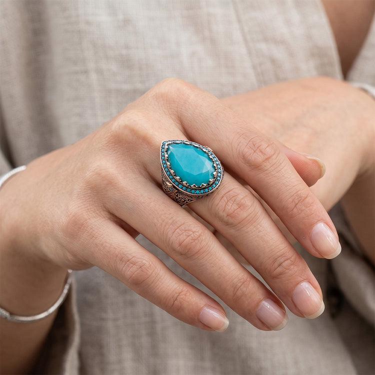 Artisanal Bague Sertie Halo – Turquoise 8,5 carats | HarryChadEnt