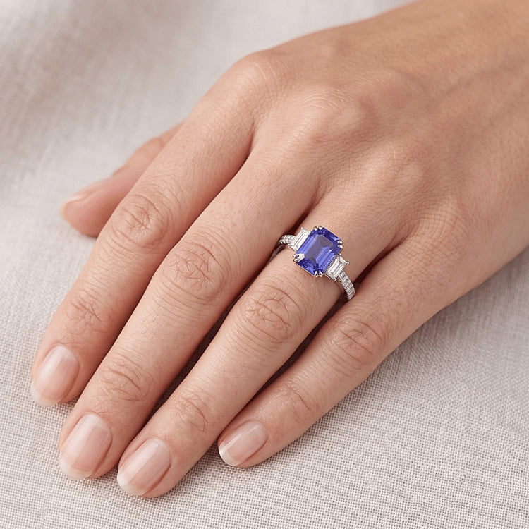Bague 3 Pierres Emeraude Srilanka Saphir & Pavé Diamants 3.50 Carats
