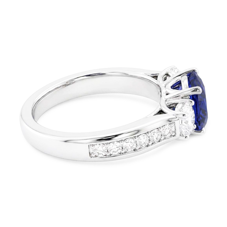 Bague 3 Pierres Style Pierres Précieuses Coussin Saphir & Diamants 3.50 Carats