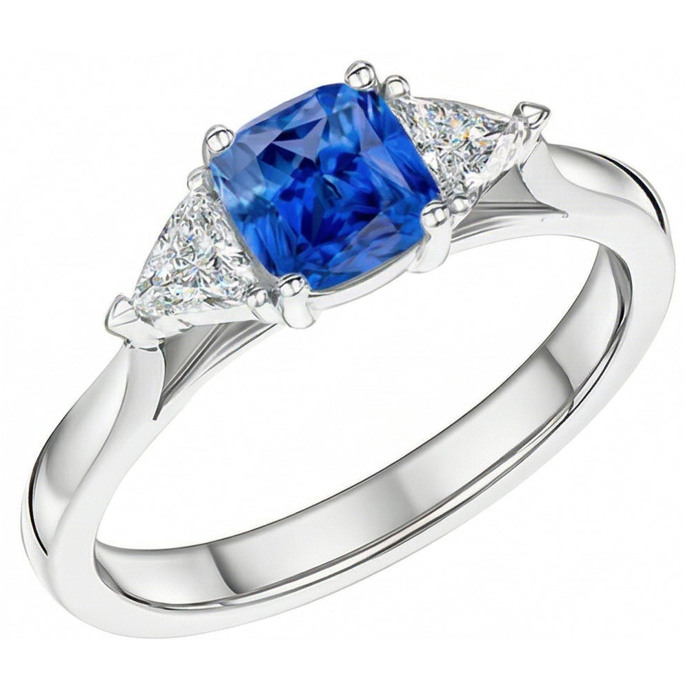 Bague 3 pierres coussin saphir bleu clair 1.50 carats trillion de diamants