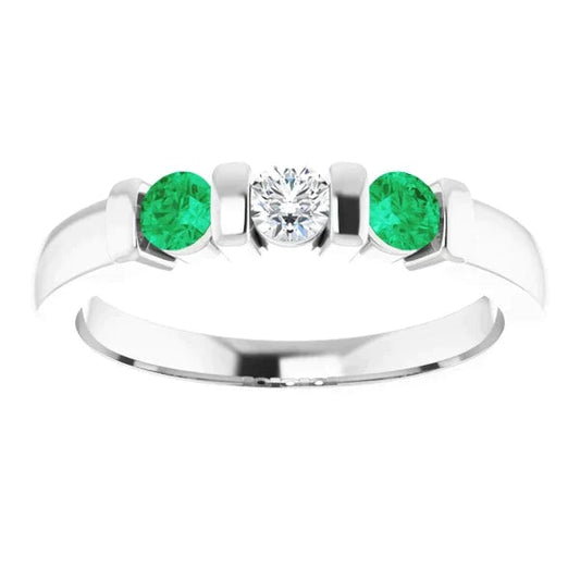 Bague 3 pierres diamant rond émeraude 0.90 carats serti barre