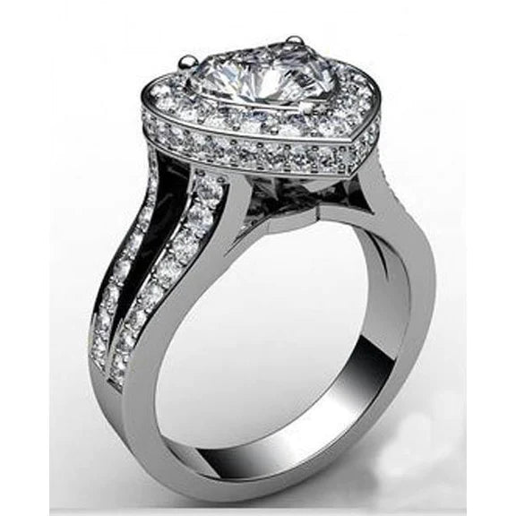 Bague A Tige Fendue De Mariage Avec Halo De Réel Diamants Ronds Et Cœur De 6.50 Ct En Or Blanc