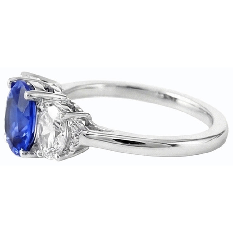 naturel oval diamant 2.50carats bague sur blanc