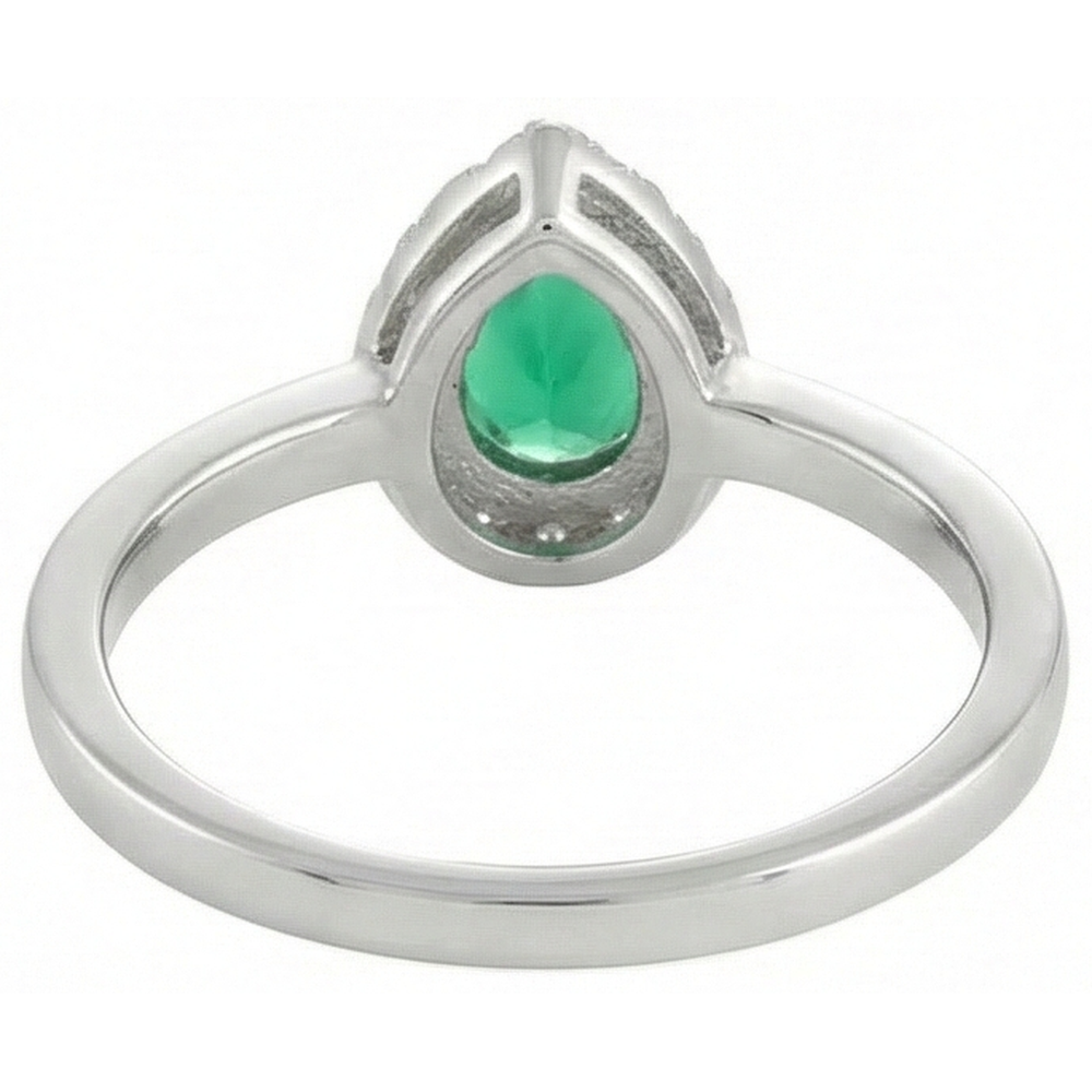 naturel pear diamant 5carats bague sur blanc