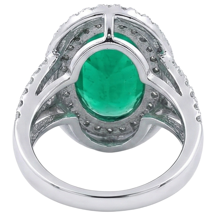 naturel oval émeraude 11.25carats bague sur blanc