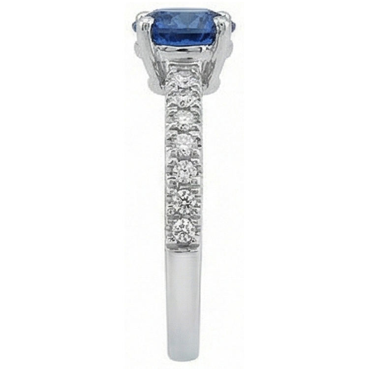 Bague Anniversaire Grand Saphir De Ceylan Rond Avec Diamants Naturels Extraits des Mines ( et non cultivés en laboratoire ) 3.30 Carats