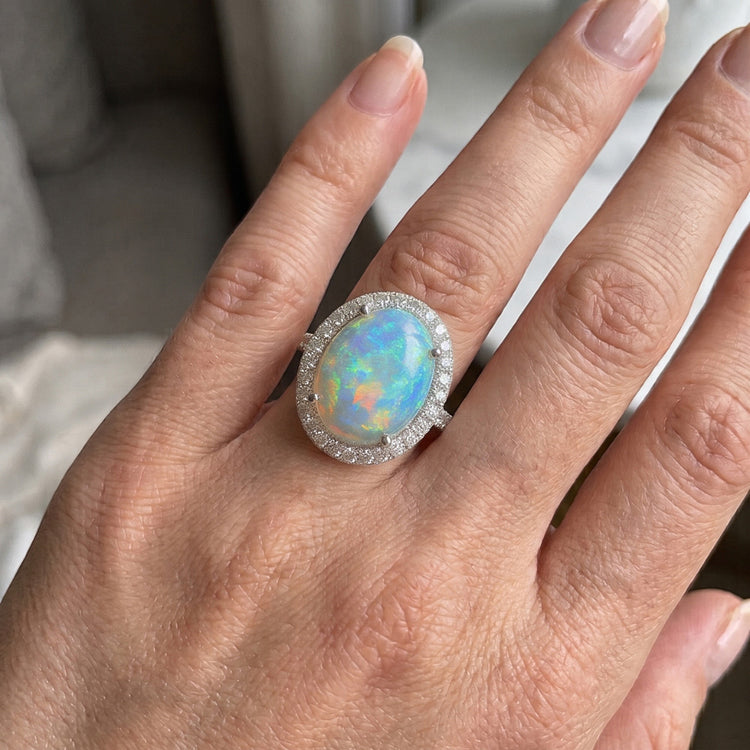 Bague Anniversaire Opale Et Diamants Naturels Extraits des Mines ( et non cultivés en laboratoire ) 11.20 Carats Or Blanc 14K