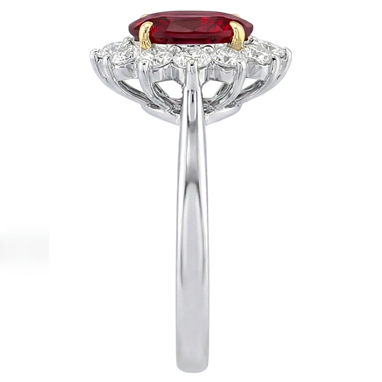 naturel oval rubis 5.75carats bague vue de profil