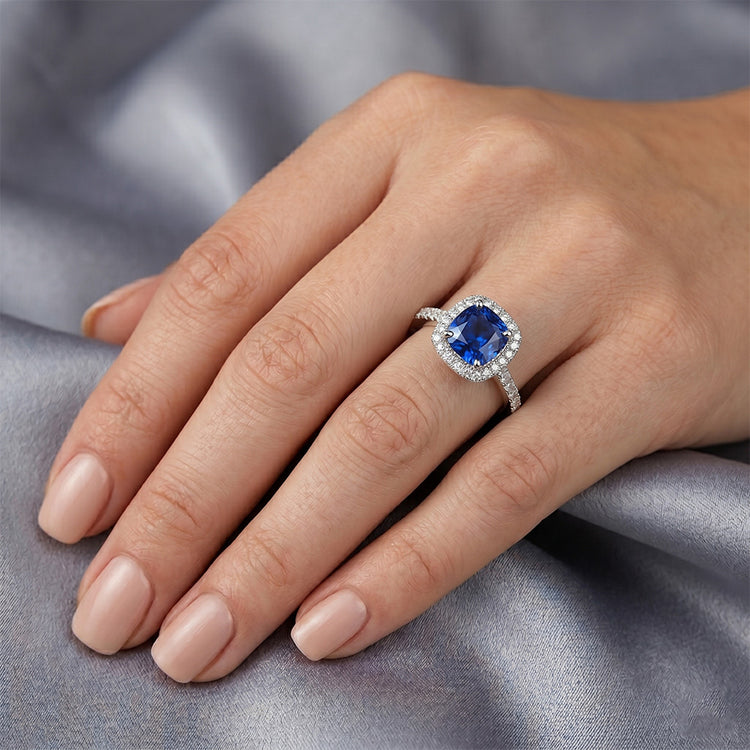 Bague Ceylan Saphir Bleu Halo Diamants Naturels Extraits des Mines ( et non cultivés en laboratoire ) Or Blanc 4 Ct 14K