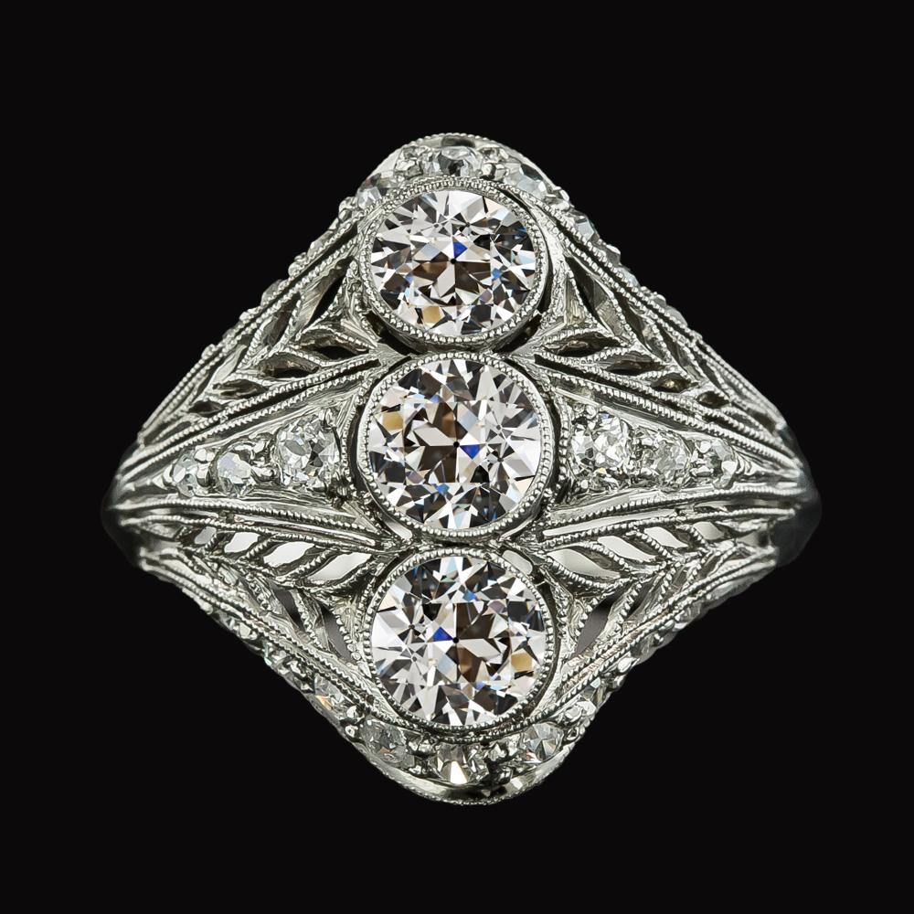 Bague Dame Ronde De Style Antique Avec Naturel Diamants De Taille Ancienne Millgrain 6 Carats