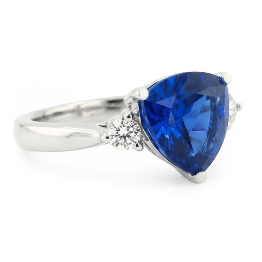 Bague De Fiançailles Avec Saphir Bleu Trillion De 6 Carats