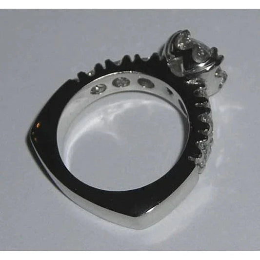 Bague De Fiançailles De Style Antique En Réel Diamant Taille Ronde En Or