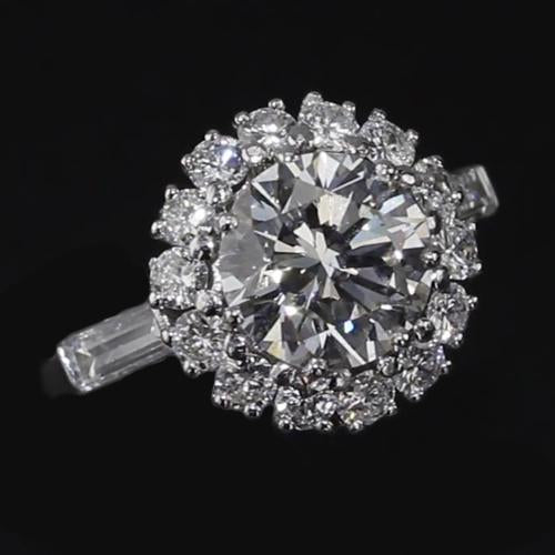 Bague De Fiançailles Halo Naturel Diamant 3 Carats Baguettes Et Diamants Ronds Or Blanc 14K