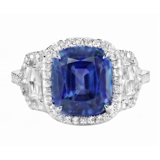 Bague Diamant Coussin Saphir Pavé Style Trois Pierres 5.50 Carats